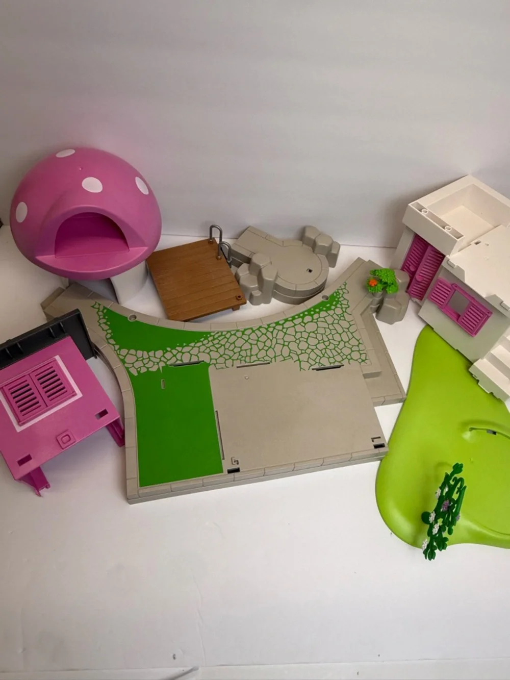 Playmobil City Life Parts Beach House Doll House 5636 Box Lot INCOMPLETE READ